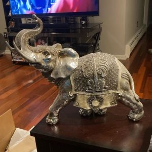 Shimmering elephant figure
